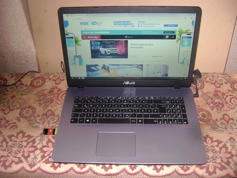 Лаптоп Asus 17 инча, 8GB RAM DDR4, 512 GB SSD