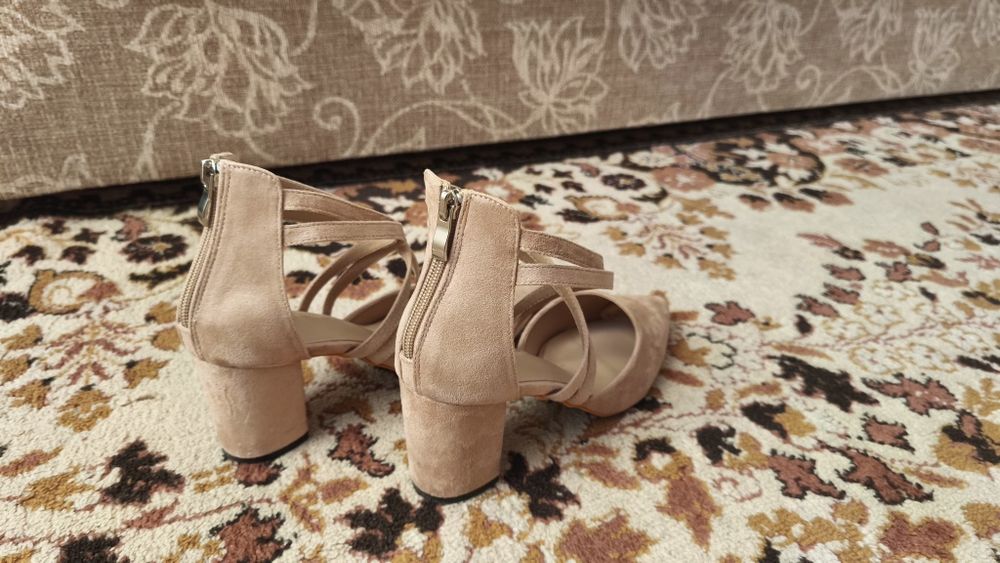 Pantofi cu toc,nude,38
