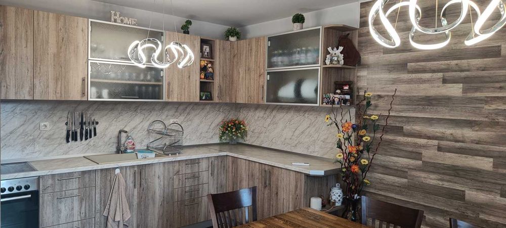 Продава се Тристаен апартамент в Казанлък - 96 кв.м за 1303 €/кв.м - Снимка #6