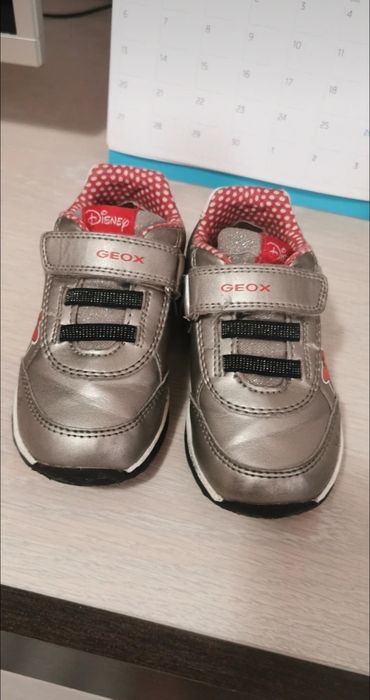 Pantofi Geox cu luminite marimea 23