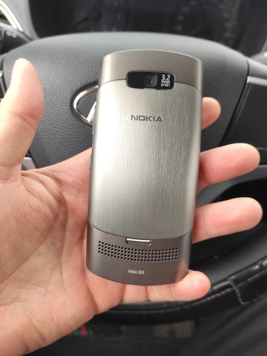 Продам Nokia 303 original