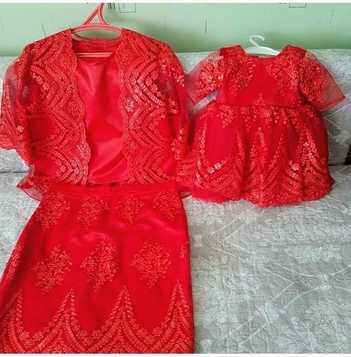 Нарядная двойка красивая