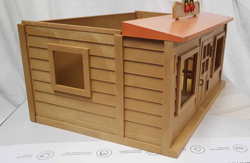 Дървена къща за кукли