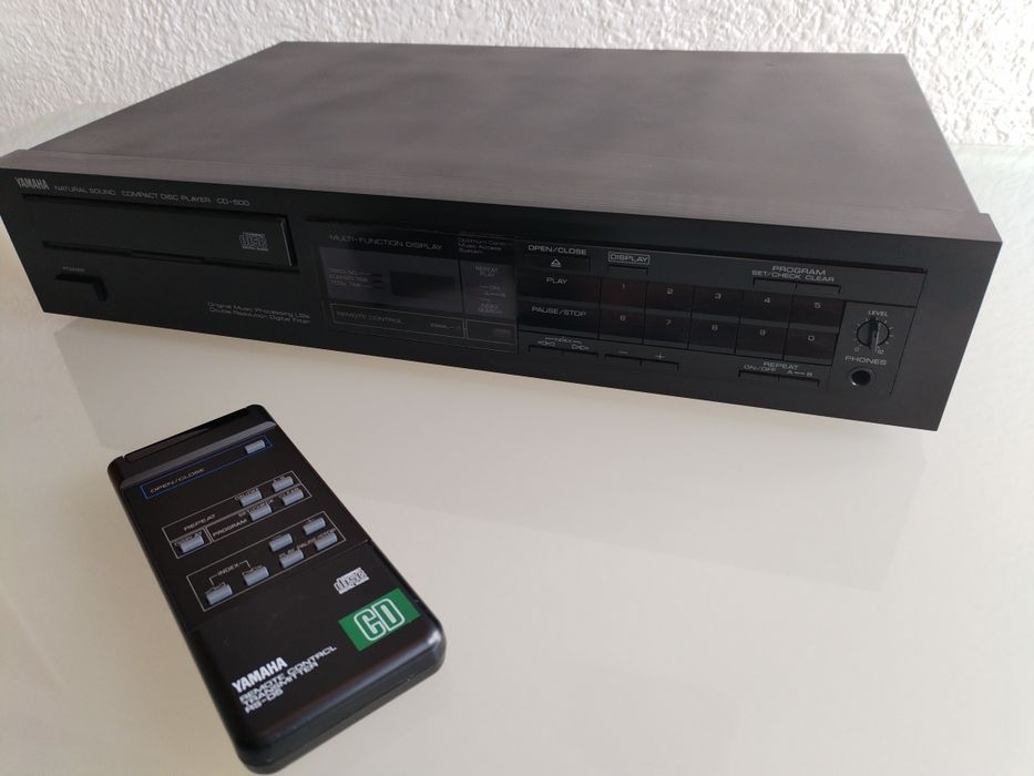 Vând un CD-player Legendar, Yamaha CD-500 din celebra serie Natural Sound