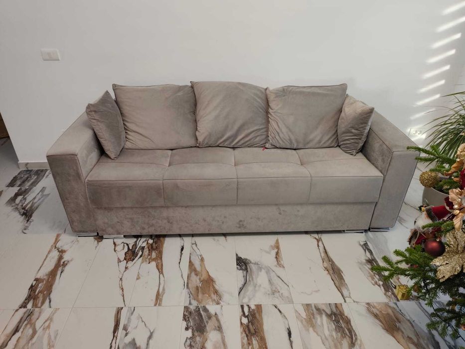 CANAPEA extensibila noua cu 5 perne in stare perfecta merita vazuta