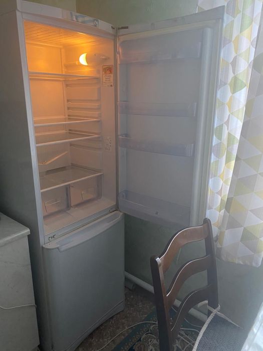 Холодильник Indezit