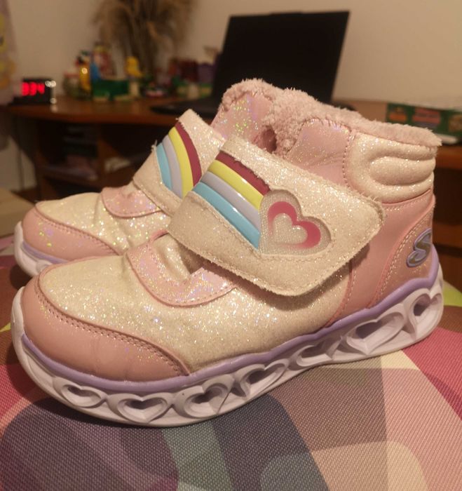 Skechers nr. 32 cu luminite