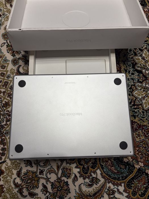 MacBook Pro 14 m3pro 18/512