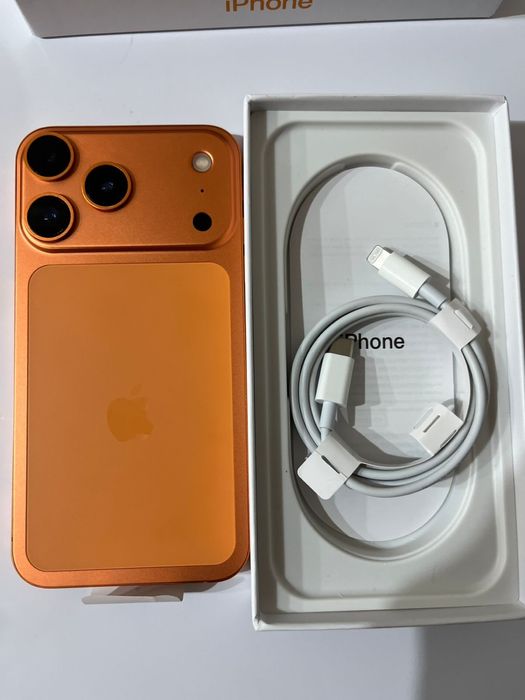 Iphone 17 pro в корпусе xr