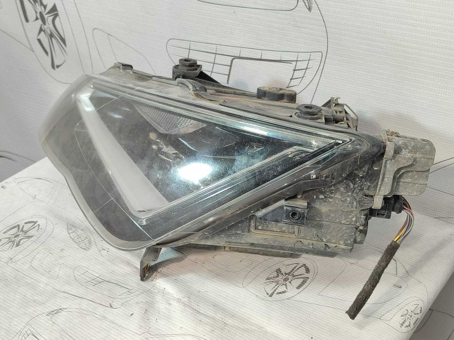 Far stânga UK Seat Leon 2015 2.0 Diesel 135kW Full LED Cod OEM: 5F2941007A (4G2)
