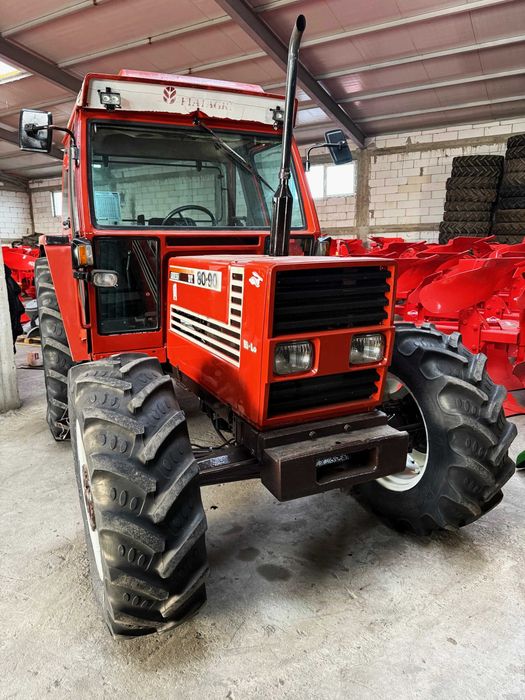 Tractor Fiat Agri 80 90 ore 3500 Fiat 70 90 Fiat 82 94 Fiat 88 94 Fiat 640 New Holland Case Claas Fendt John Deere
