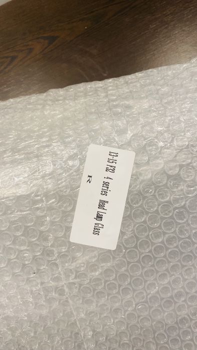 Стъкло десен фар bmw f32 ново