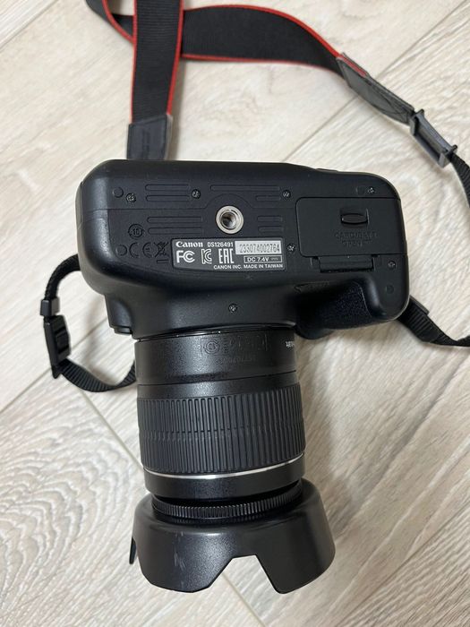 Фотоапарат Canon EOS 1200D