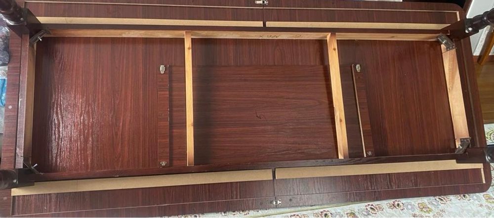 Продам стол для гостиной