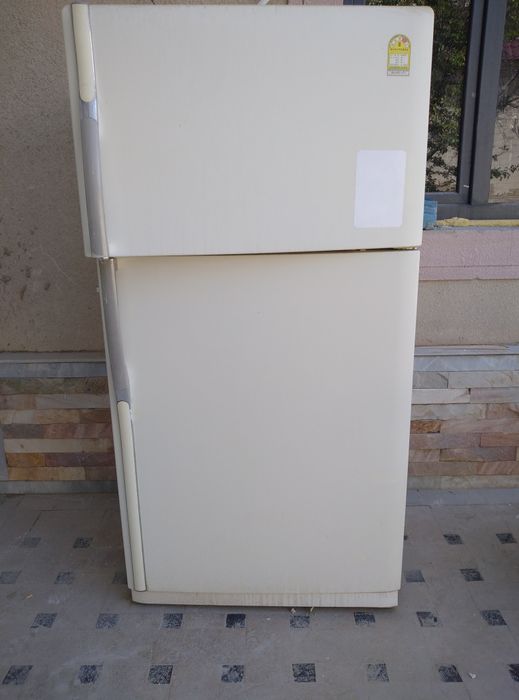 Холодильник большой