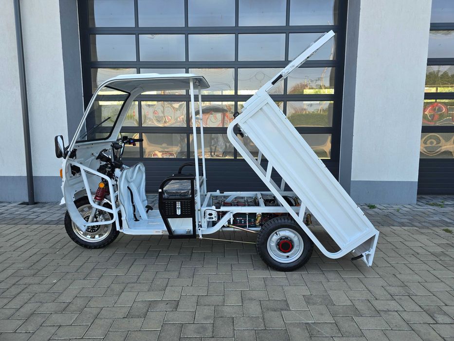 Triciclu cargo cu semicabina KUBA GL35000 LA PRET REDUS