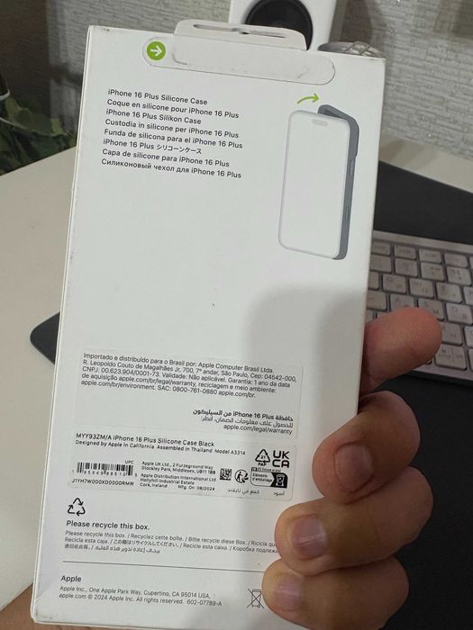 Оригинальный чехол из Applestore на iphone 16 Plus