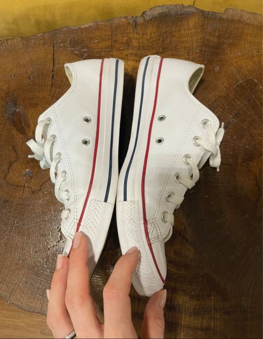 Converse piele albi