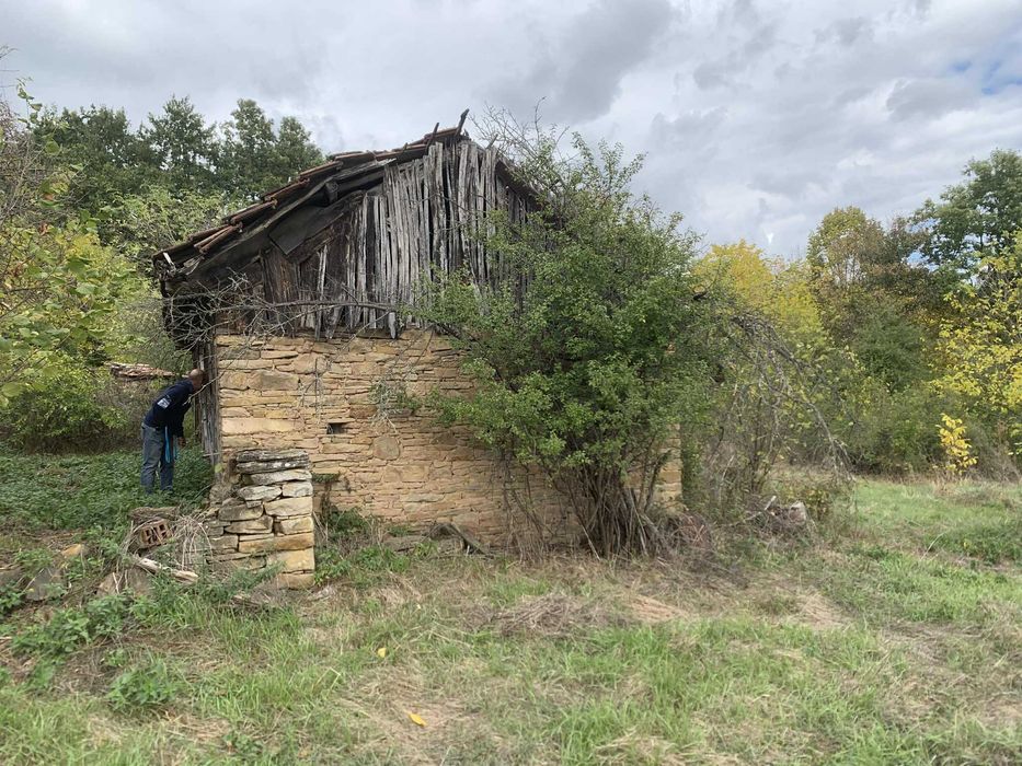 Продавам урегулиран поземлен имот в регулация