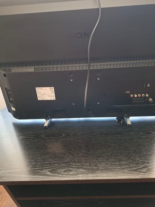 Продам телевизор Sony диагональ 83 см