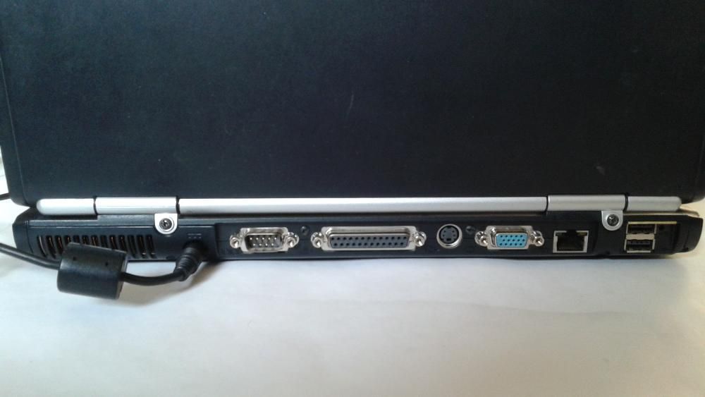 Laptop Compaq nc6000 ecran in stare vizuala perfecta, cu placa Wi-Fi