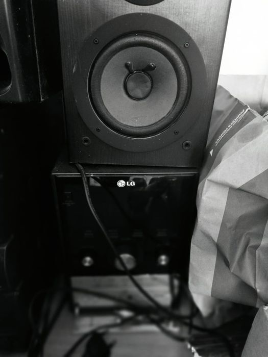 Продам музыкальный центр LG