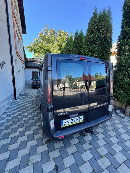 Opel Vivaro  5 locuri autoutilitara