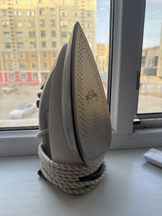 Продается Утюг BORK