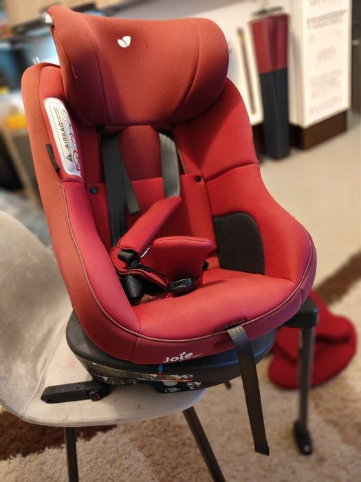 Scaun auto copii Joie Spin 360 negru.