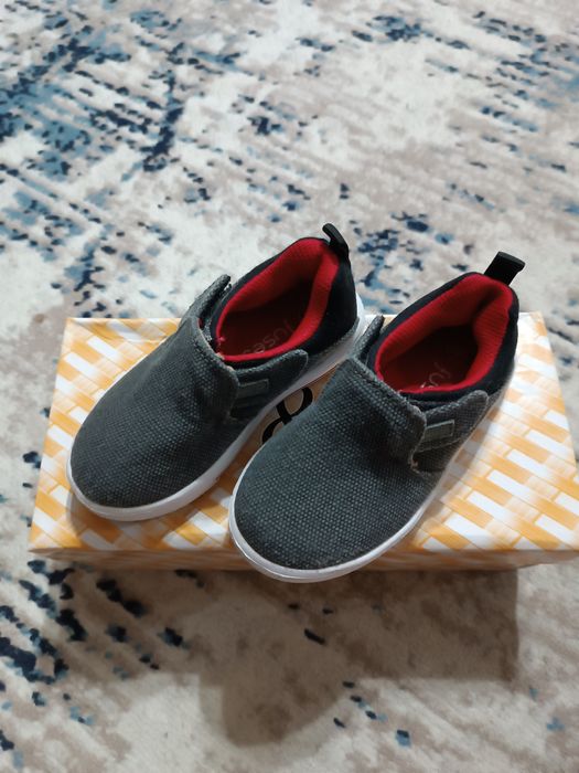 Кроссовки для мальчиков