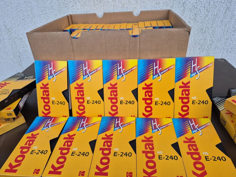 Vând 28 casete video VHS originale Kodak colecție filme mixte