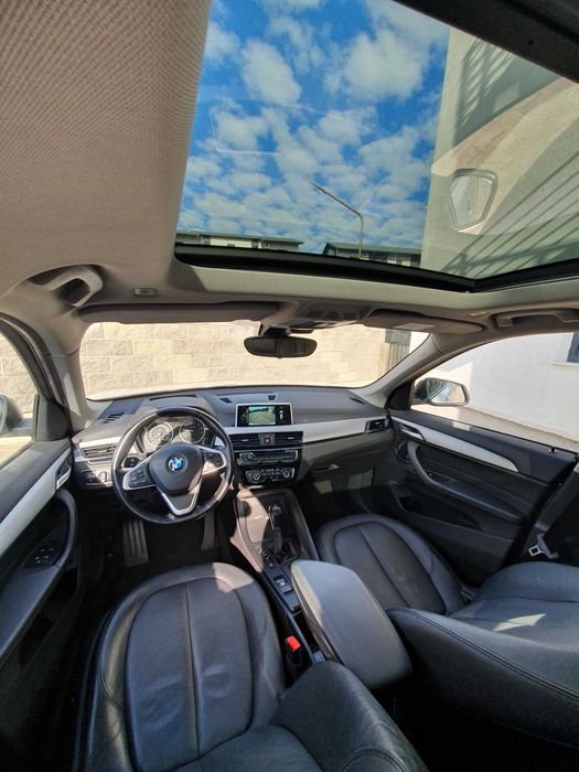BMW X1 xDrive20i 2017 – 136.000 km – HUD, pano, ACC, cârlig – 17.750 €
