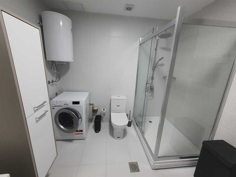 Дава се под наем Двустаен апартамент в Бургас, Център - 62 кв.м за 255 € - Снимка #4