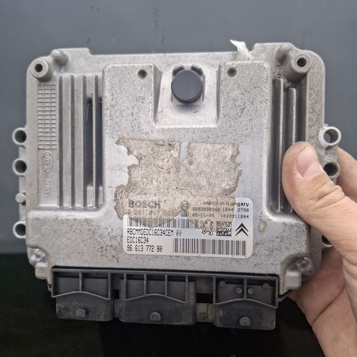 Vând piese peugeot 307 1.6 hdi