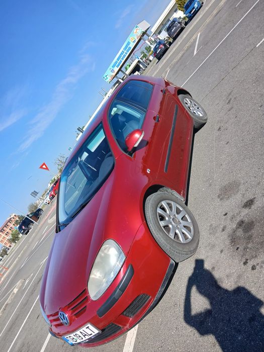 Vand Golf 5 1,6 benzina
