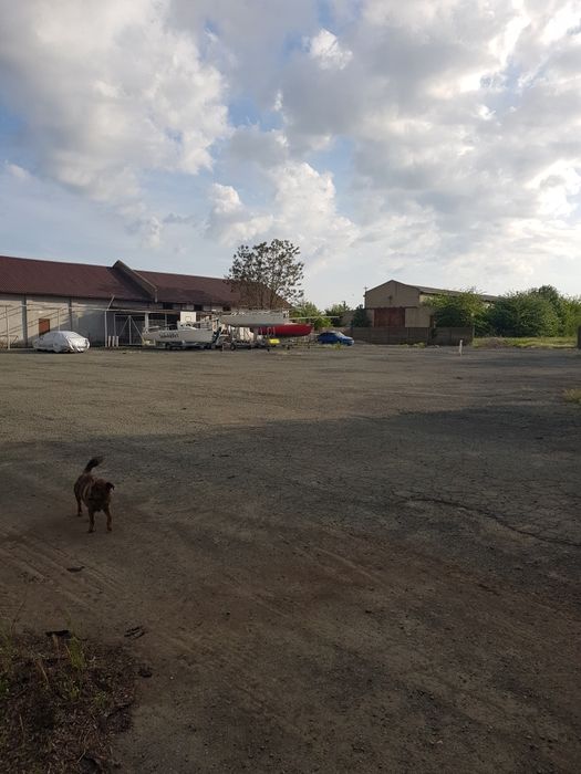 Parcare stationare ambarcatiuni materiale constructii rulote etc