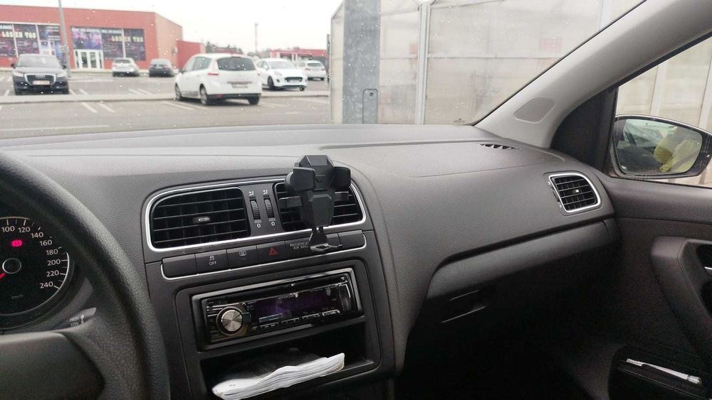 VOLKSWAGEN Polo 2011 — imagine 2
