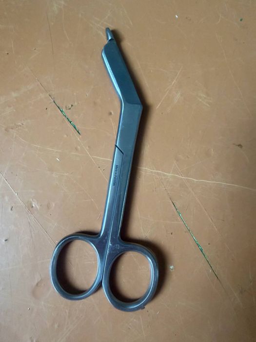 Ножницы для разрезания  повязок гипсывве ножницы