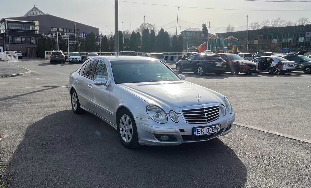 Mercedes Benz E200