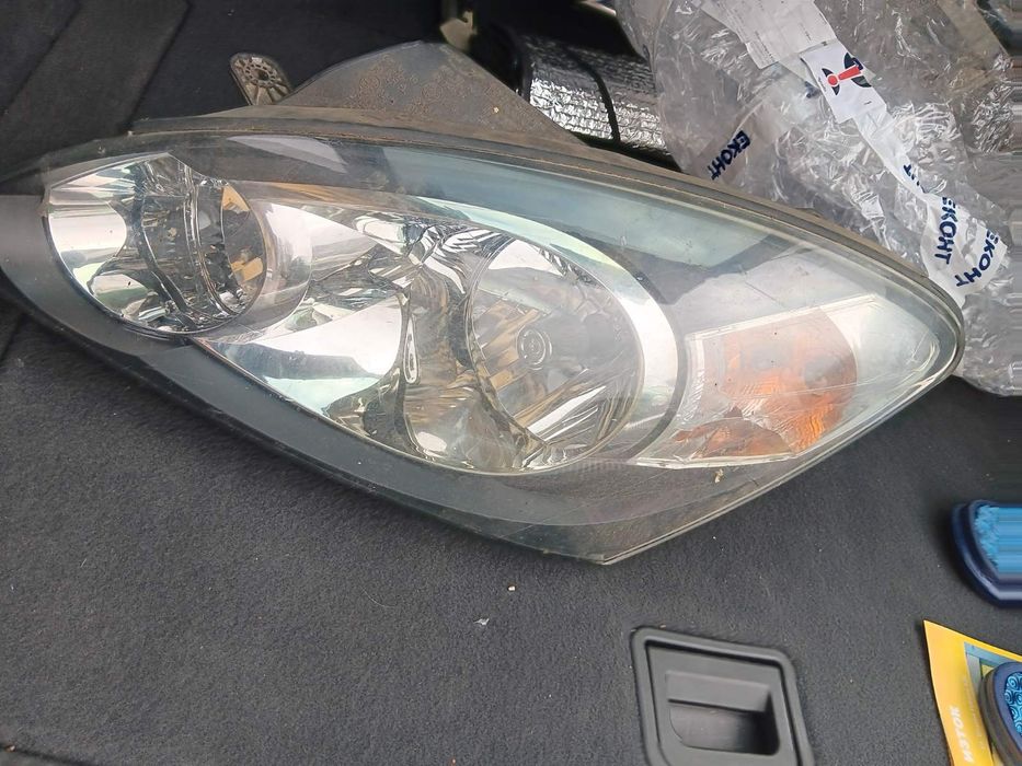 Kia Ceed ляв фар