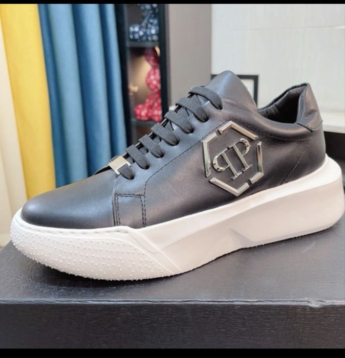 Model •PHILIPP PLEIN Godzilla Runner •MARIME •42