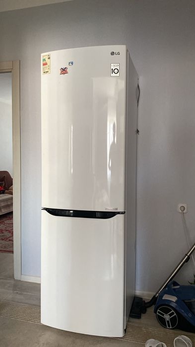 Продам холодильник LG