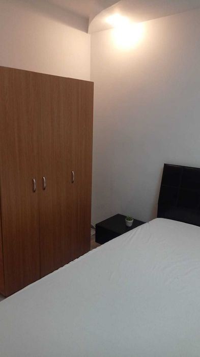 Închiriez apartament