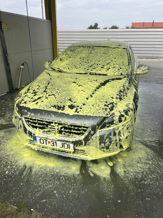 Volvo V40 2015 D2 R Design