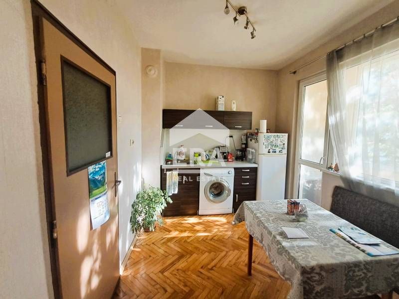 Продава се Четиристаен апартамент в Варна, Трошево - 92 кв.м за 1804 €/кв.м - Снимка #4