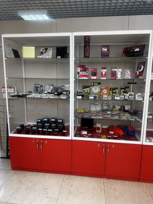 Продам витрины 4 шт