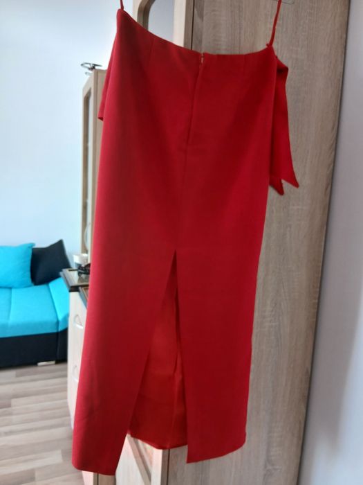 Vând rochie de ocazie și fustă