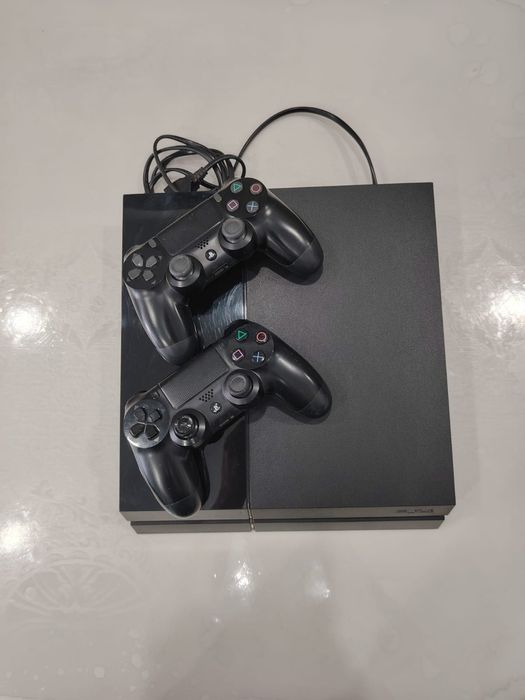 Продаётся Playstation 4