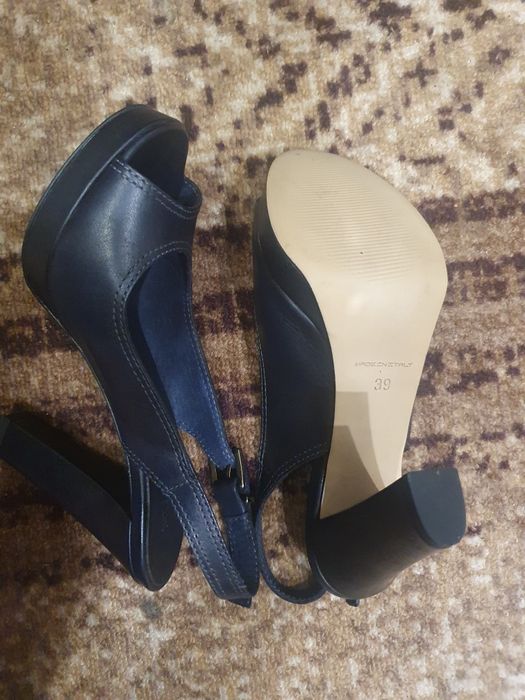 Дамски сандали 39