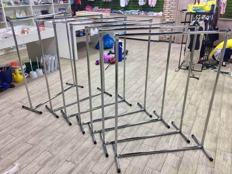 Напольная стойка